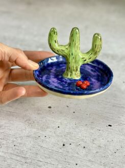 ceramiczny kaktus na biżuterię