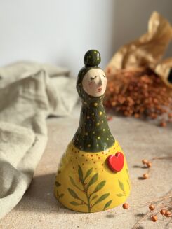 Figurka zielono-żółta z sercem - 2