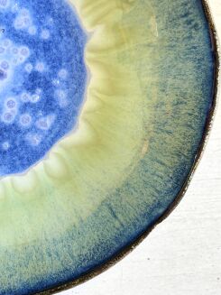 misa ceramiczna Lazurowe Jezioro handmade
unikalna misa ceramiczna szkliwiona błękit zielony
Kolorowa Misa – ręcznie robiona ceramika