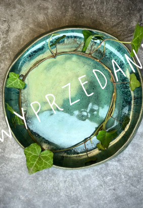zielona nieregularna misa
