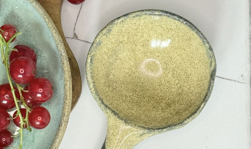 ceramiczna łyżka kawa z mlekiem