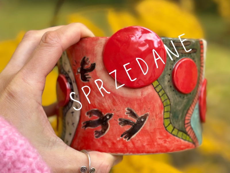 Ręcznie malowana miska w czerwone kropy I