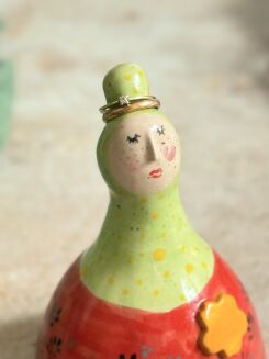 Figurka miętowo-czerwona - 4