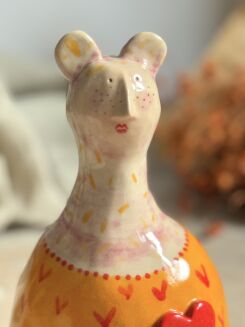 Figurka pomarańczowa z uszami - 4