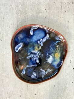 nieregularny talerz ceramiczny 