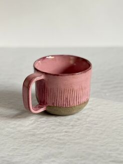 Kubek ceramiczny różowy — Kolorowa Misa