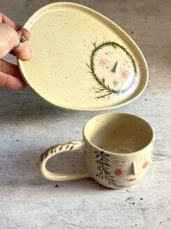 Ręcznie robiona filiżanka do kawy z talerzykiem