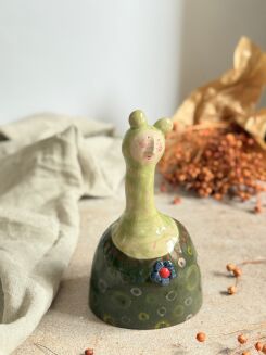 Figurka zielona z kwiatkiem - 2