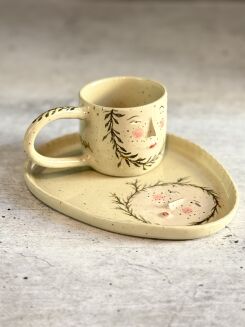 ręcznie robiona filiżanka ze spodkiem espresso