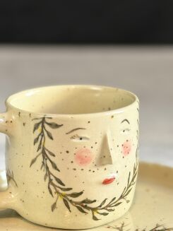 ręcznie robiona filiżanka ze spodkiem espresso