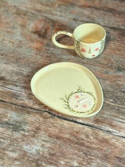 Twarzowa filiżanka z talerzykiem I - 3