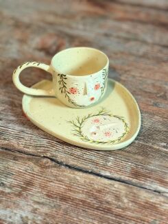 Zestaw ceramiczny handmade z twarzą, unikatowa filiżanka i talerzyk.