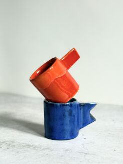 nowoczesna filiżanka ceramiczna