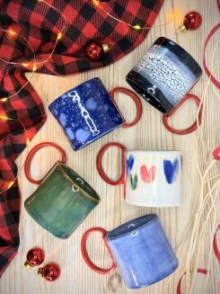 Kolorowe filiżanki espresso handmade z czerwonymi uchami – unikatowe ceramiczne kubeczki 90 ml kolorowe