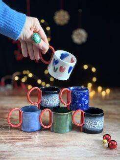 Kolorowe filiżanki espresso handmade z czerwonymi uchami – unikatowe ceramiczne kubeczki 90 ml kolorowe