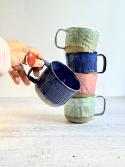 Kubek ceramiczny chabrowy — Kolorowa Misa