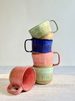 Kubek ceramiczny chabrowy — Kolorowa Misa