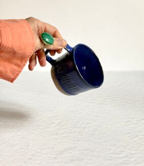 Kubek ceramiczny chabrowy — Kolorowa Misa