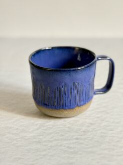 Kubek ceramiczny chabrowy — Kolorowa Misa