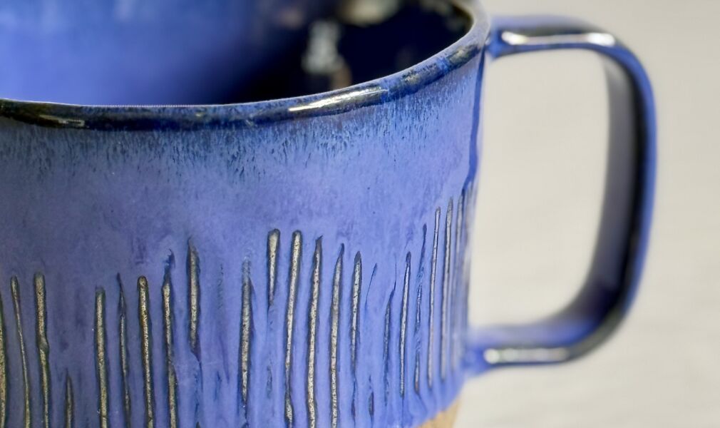 Kubek ceramiczny chabrowy — Kolorowa Misa